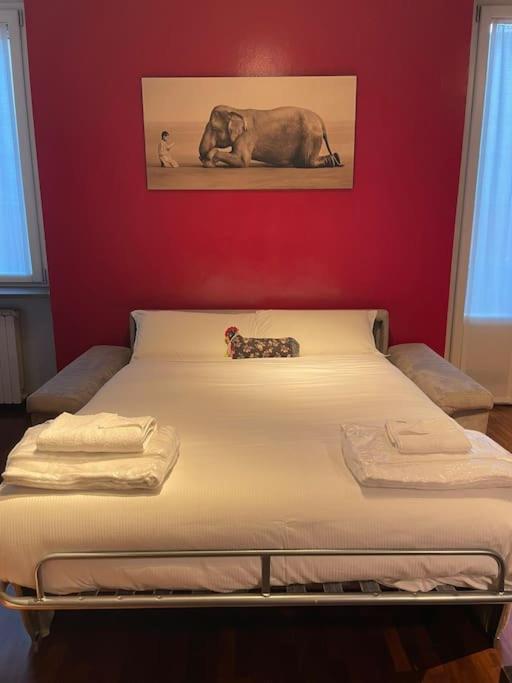 Apartamento Cozy Flat Mins Walk To Navigli And Metro Porta Genova Milán Exterior foto