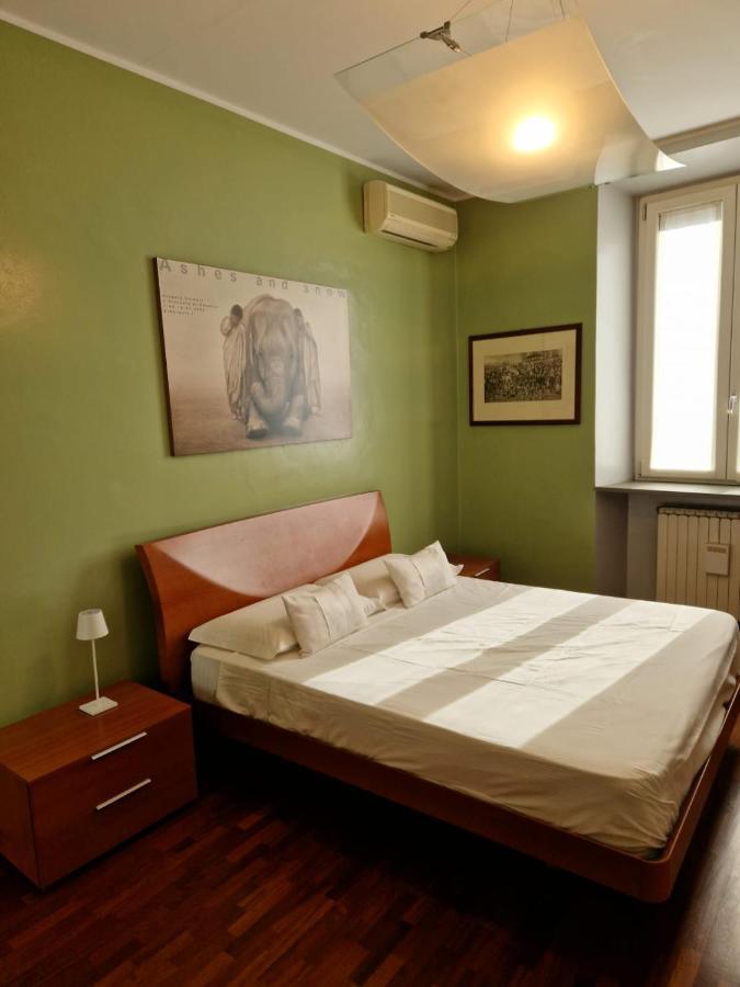 Apartamento Cozy Flat Mins Walk To Navigli And Metro Porta Genova Milán Exterior foto